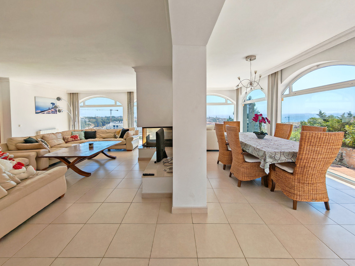 Villa for sale in Mijas