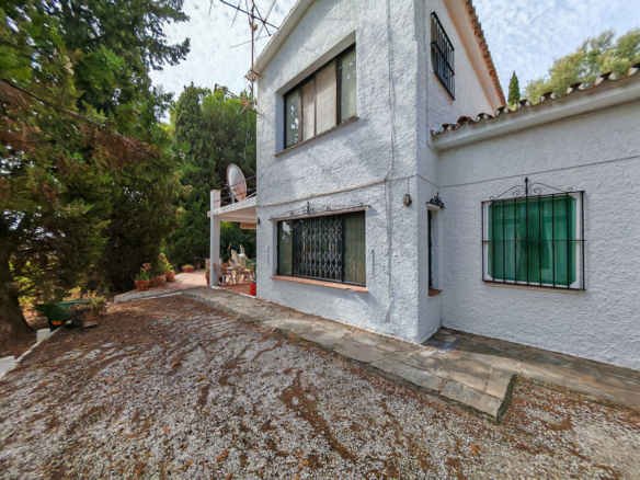 Villa for sale in Mijas