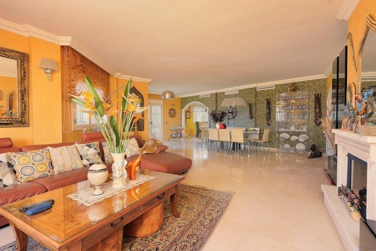 Villa for sale in Torremolinos