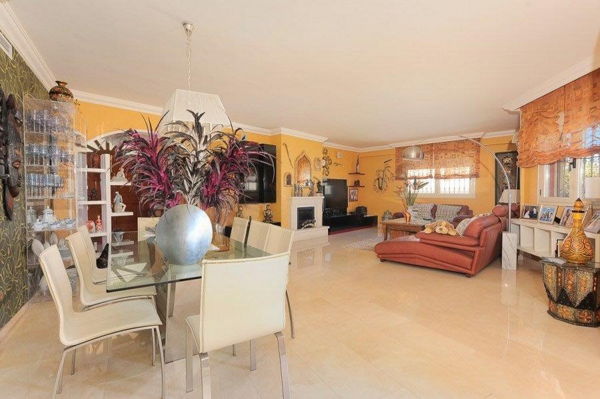 Villa for sale in Torremolinos