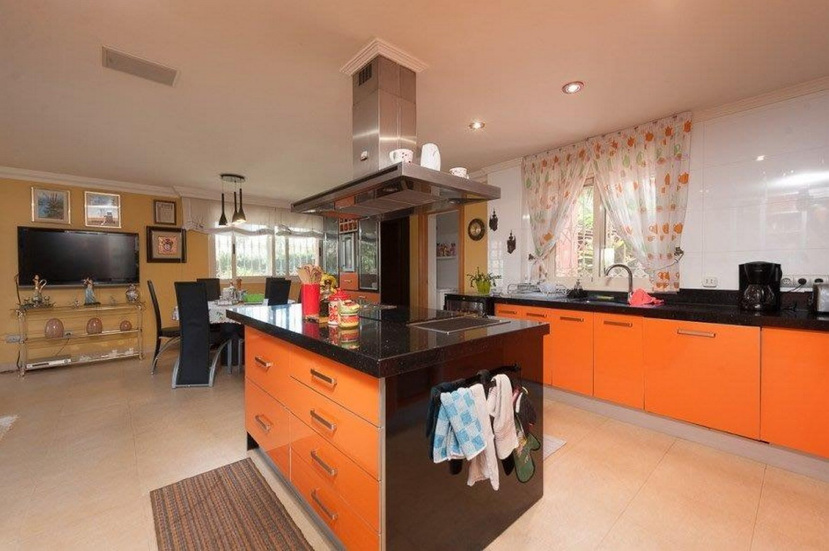 Villa for sale in Torremolinos