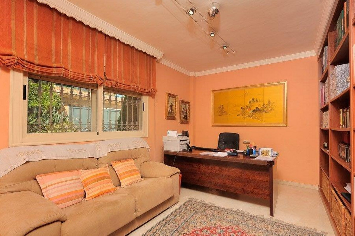 Villa for sale in Torremolinos