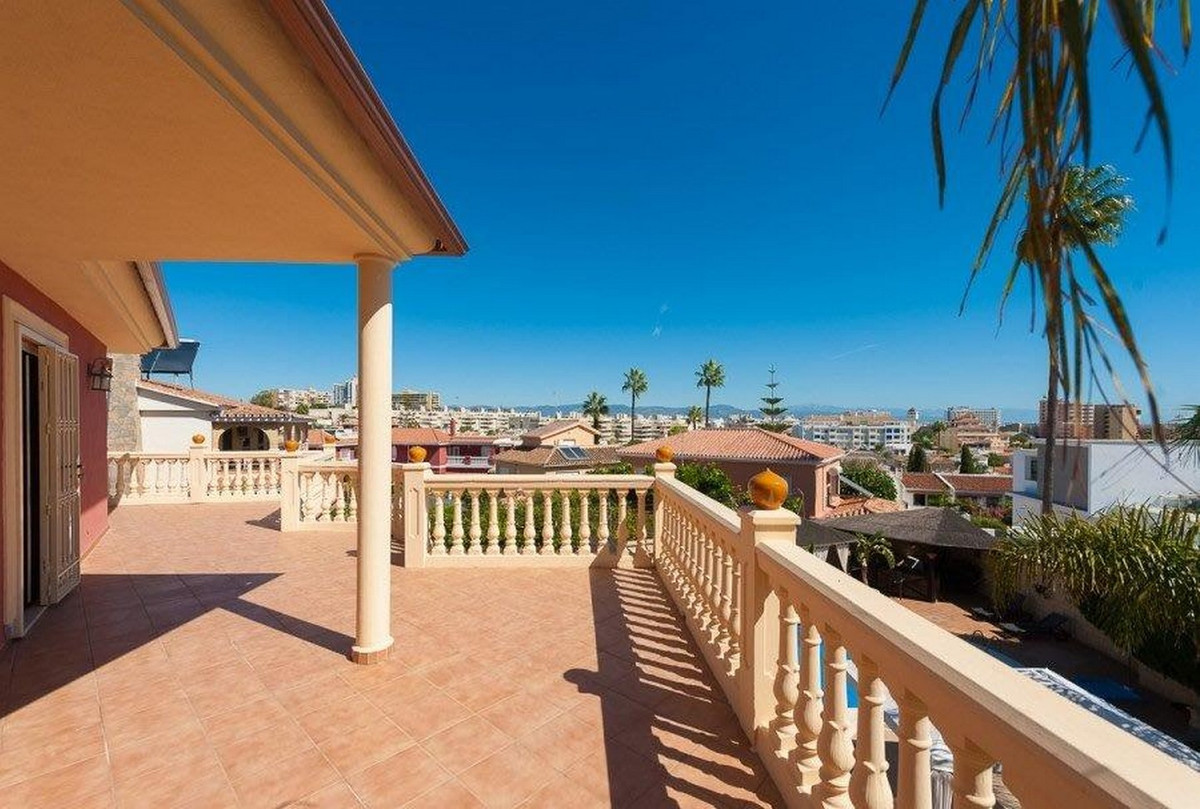 Villa for sale in Torremolinos