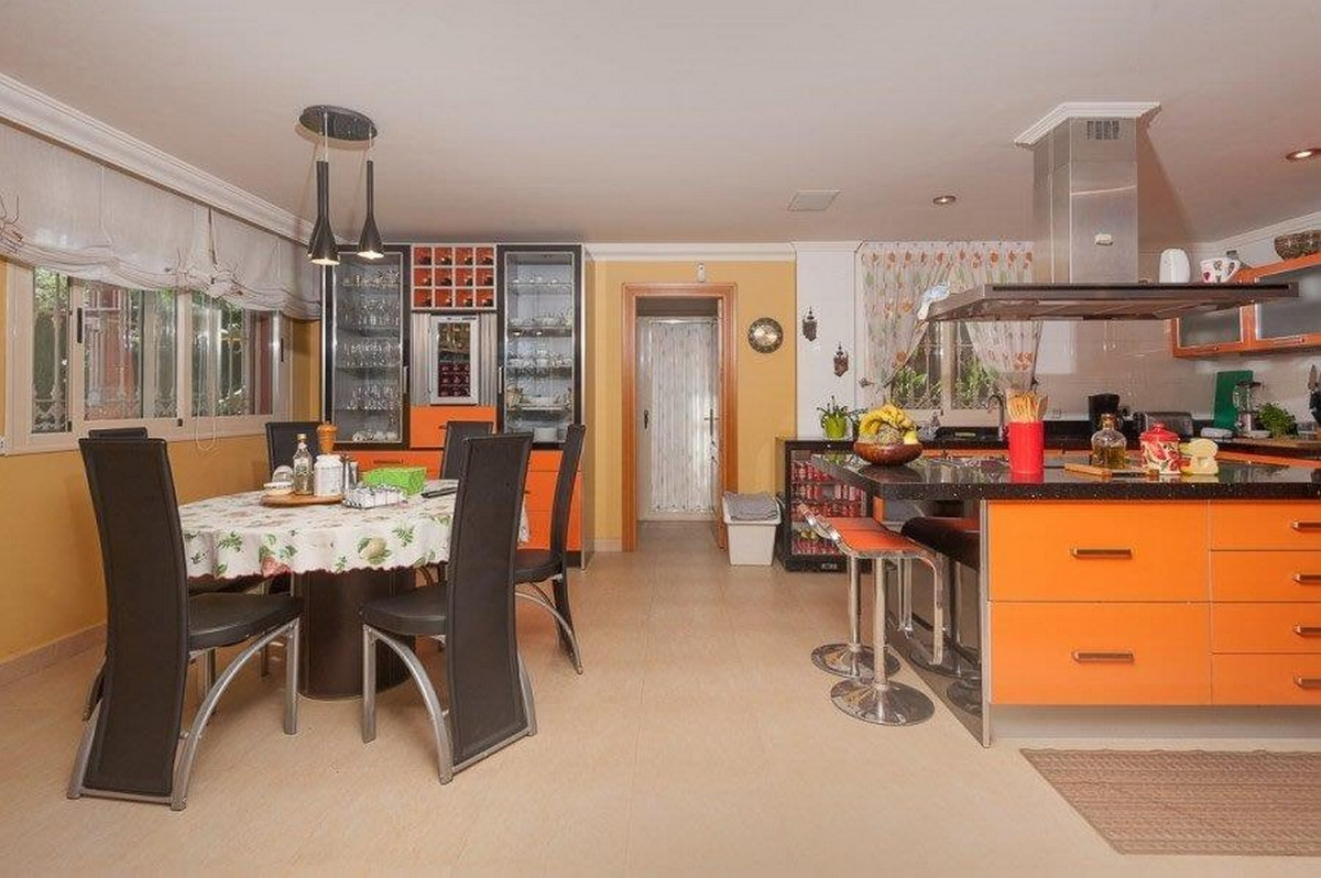 Villa for sale in Torremolinos