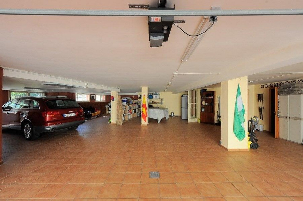 Villa for sale in Torremolinos