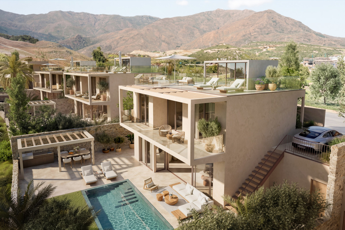 New Villa for sale in Estepona