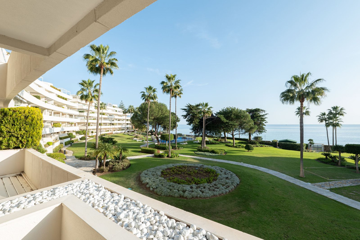 Apartment for sale in Estepona