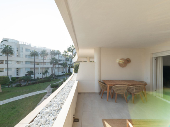 Apartment for sale in Estepona