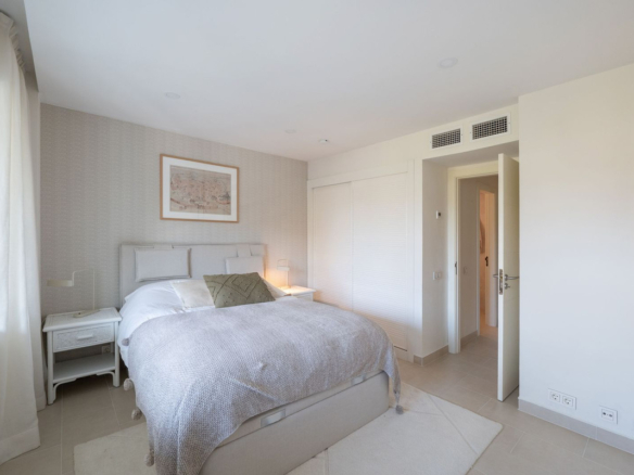 Apartment for sale in Estepona
