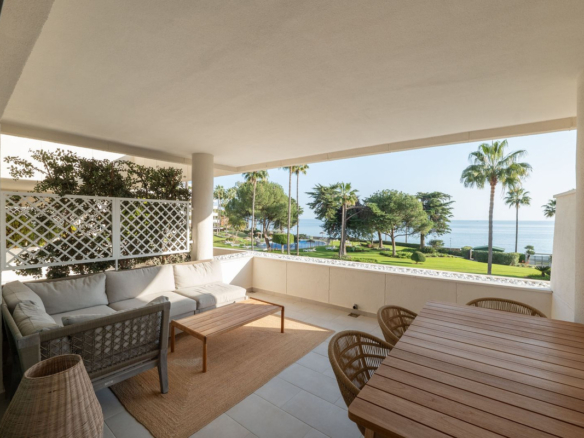 Apartment for sale in Estepona