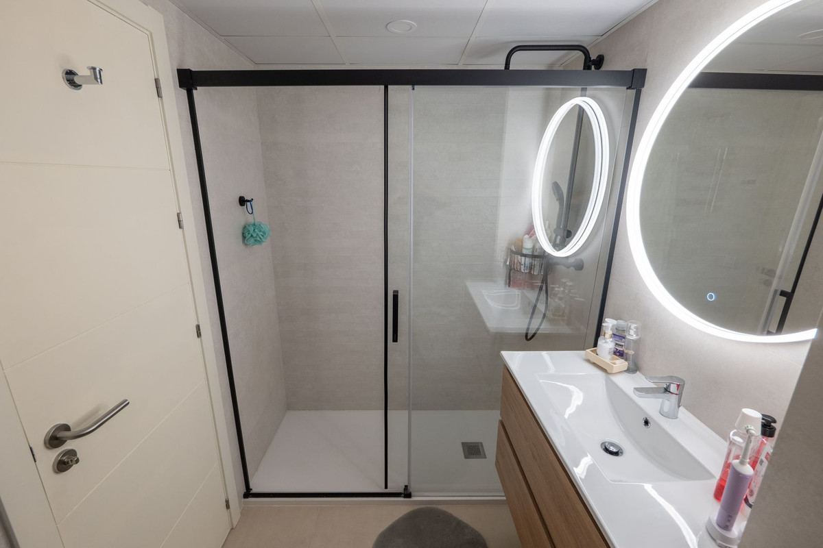 Apartment for sale in Estepona