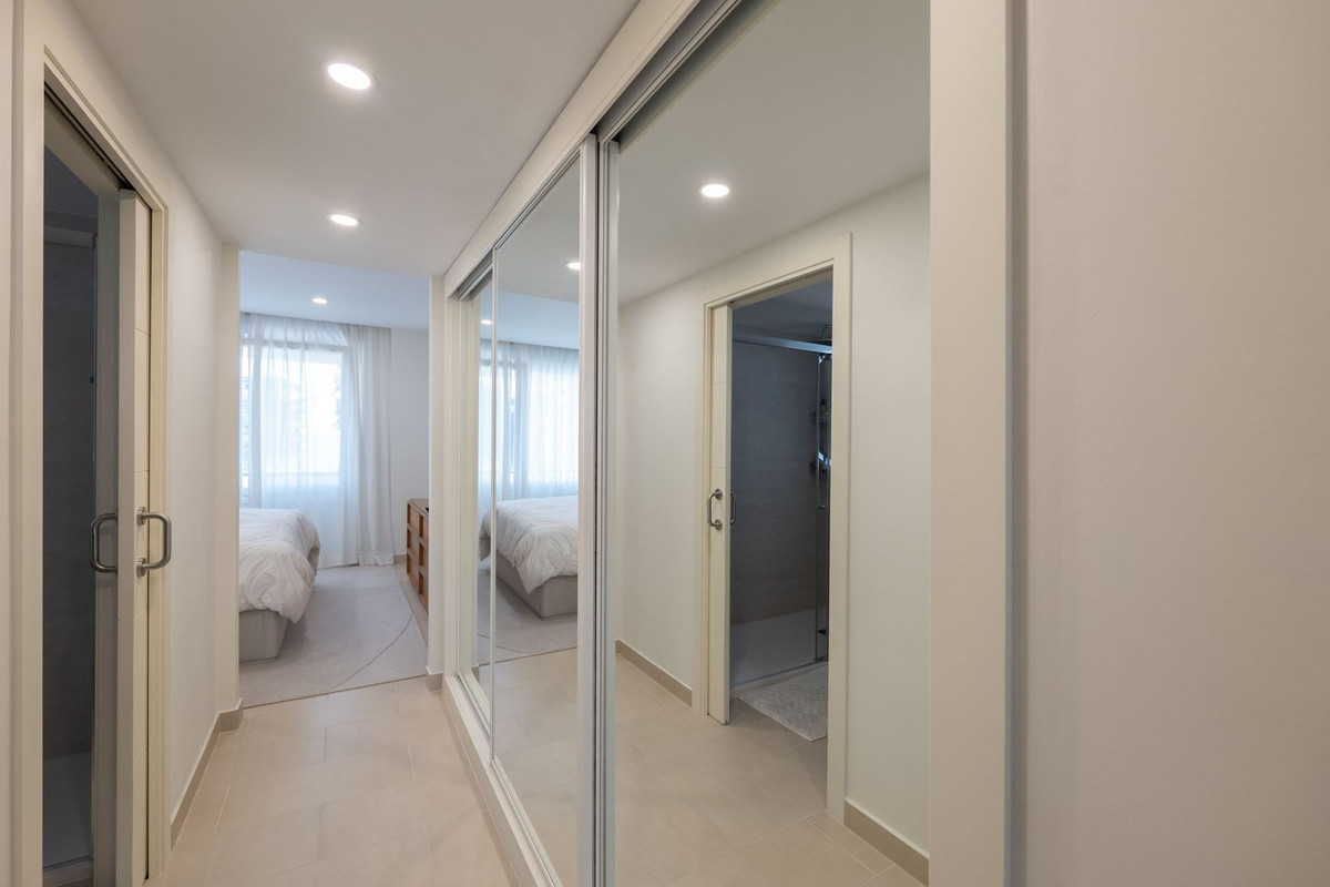 Apartment for sale in Estepona