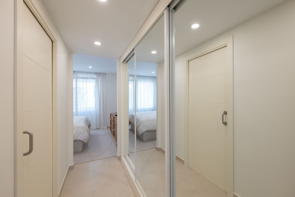 Apartment for sale in Estepona
