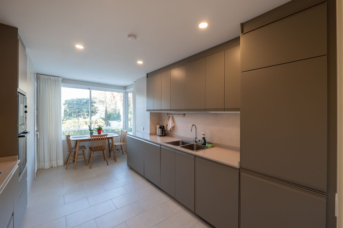 Apartment for sale in Estepona