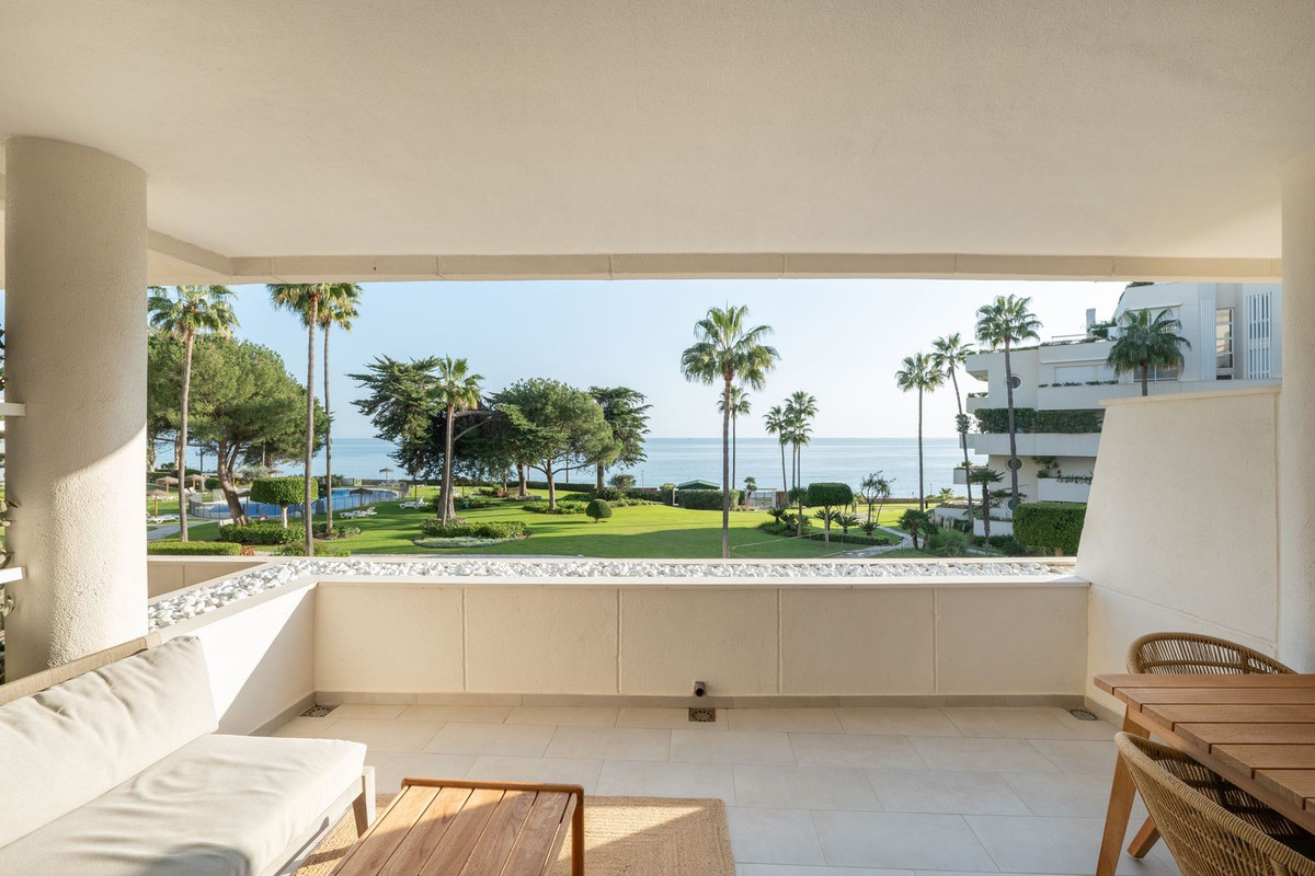 Apartment for sale in Estepona