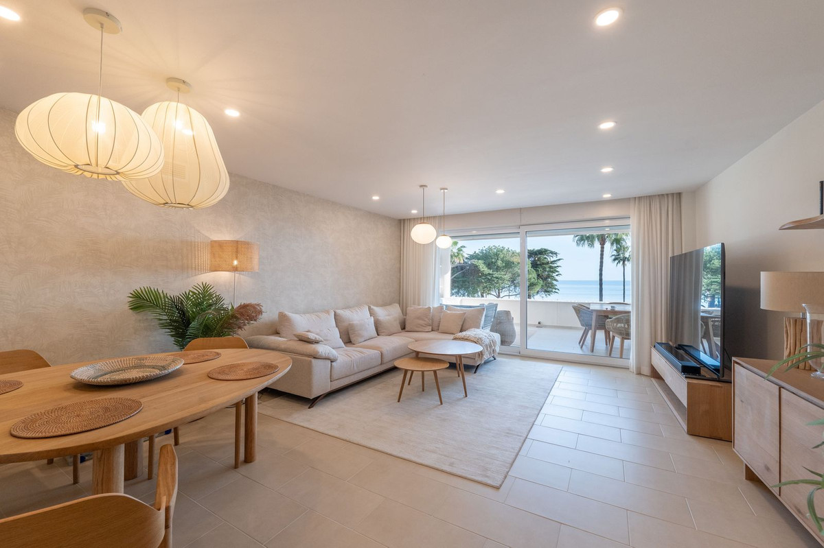 Apartment for sale in Estepona