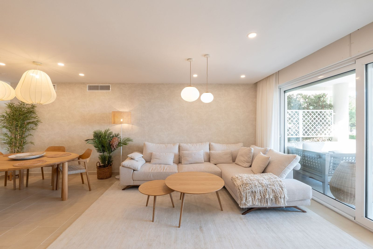 Apartment for sale in Estepona
