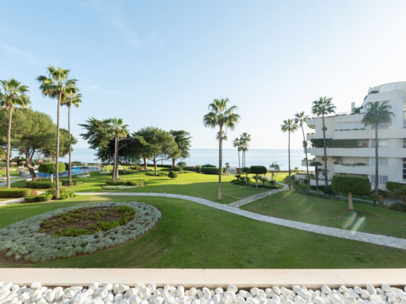 Apartment for sale in Estepona