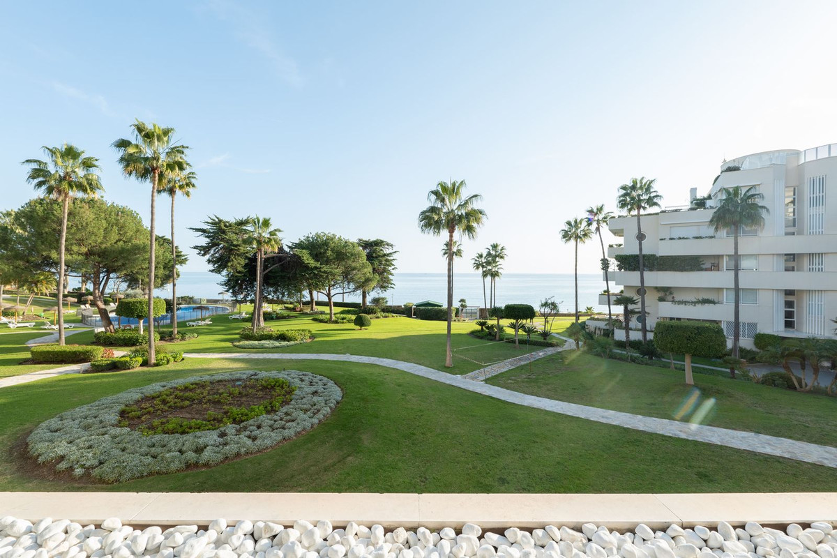 Apartment for sale in Estepona