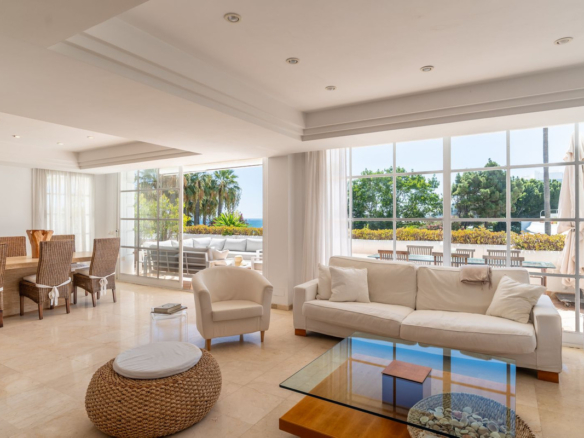 Apartment for sale in Estepona