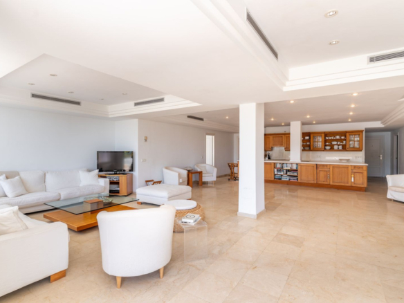 Apartment for sale in Estepona