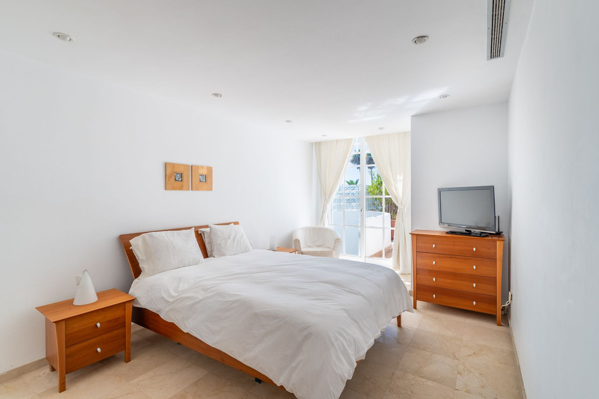 Apartment for sale in Estepona