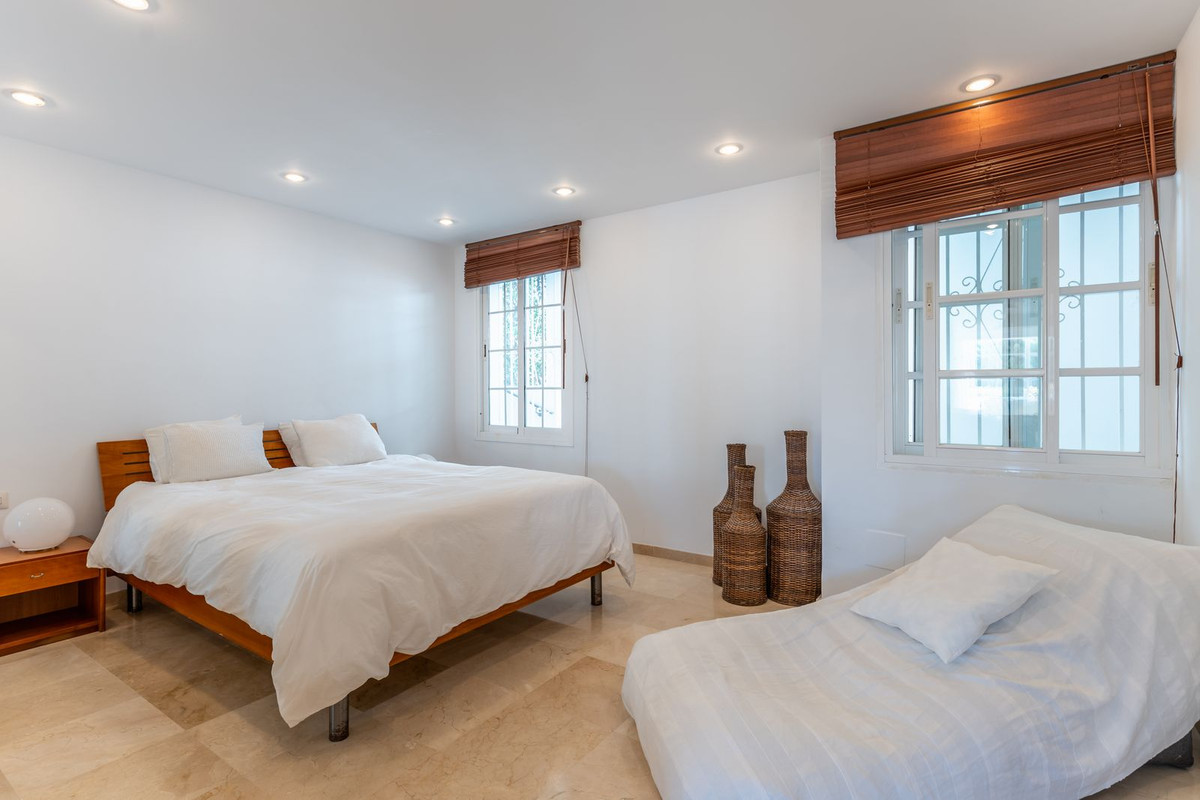 Apartment for sale in Estepona