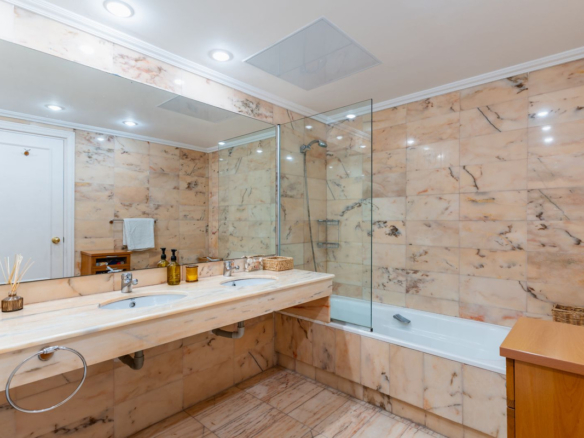Apartment for sale in Estepona
