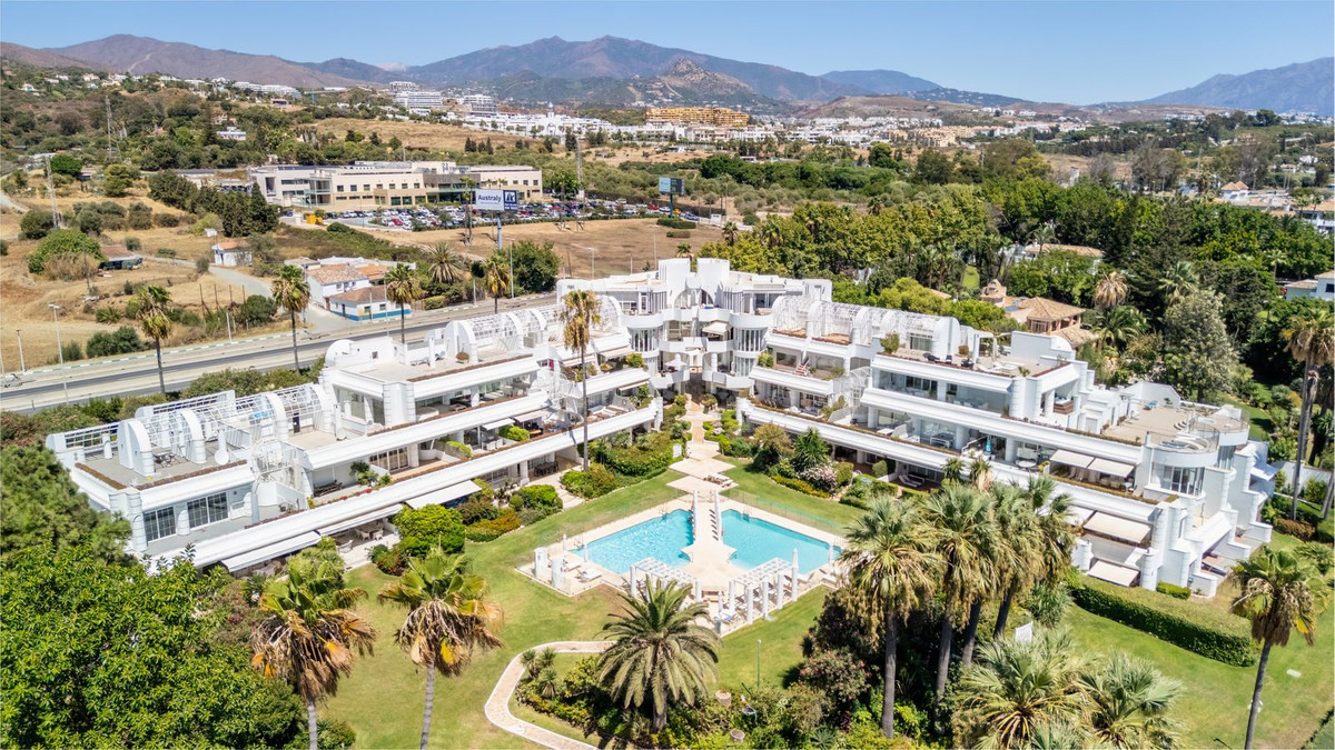 Apartment for sale in Estepona