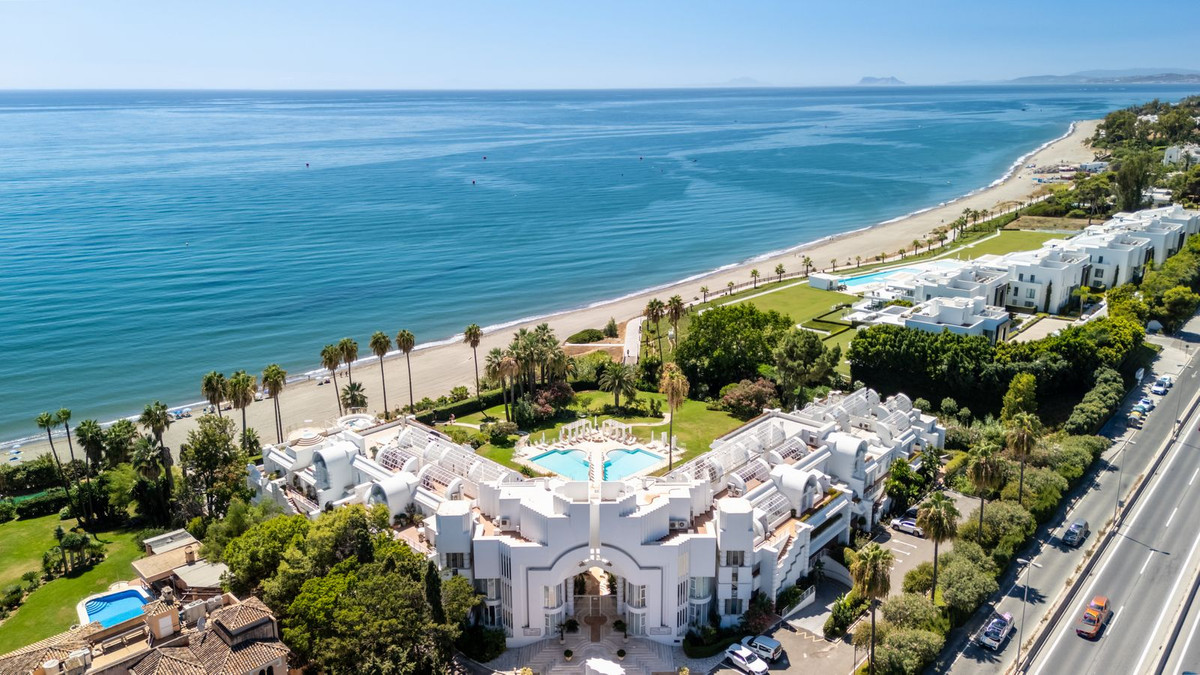 Apartment-in-Estepona-Ref-R5468398 Apartment for sale in Estepona