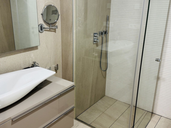 Apartment for sale in Estepona