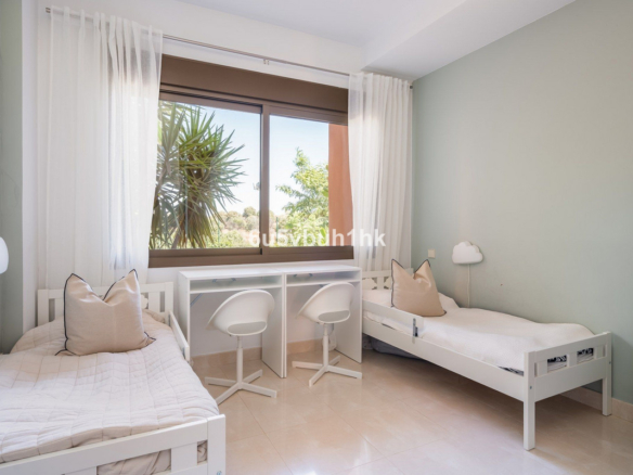 Apartment for sale in Estepona