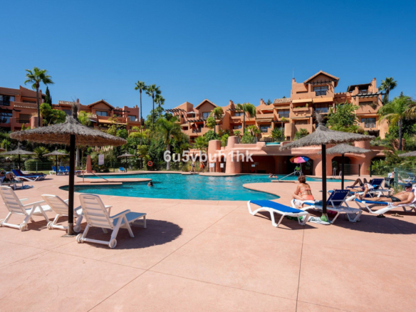 Apartment for sale in Estepona
