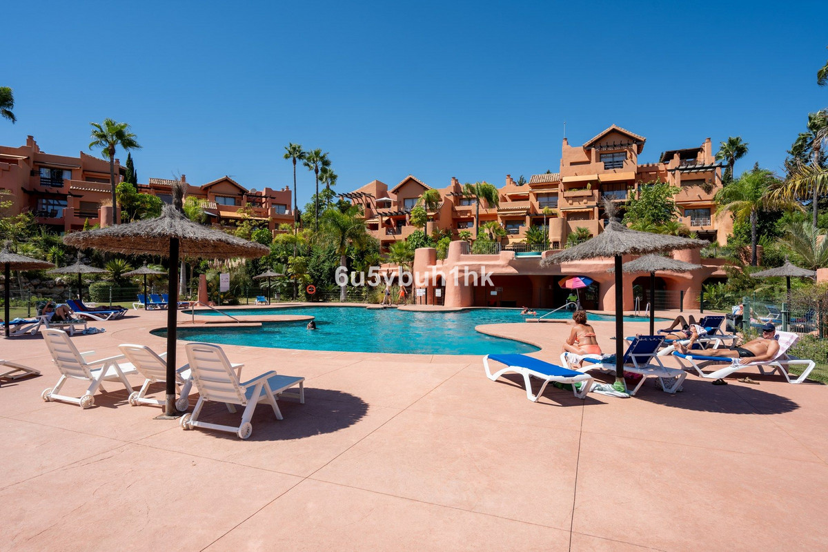 Apartment for sale in Estepona