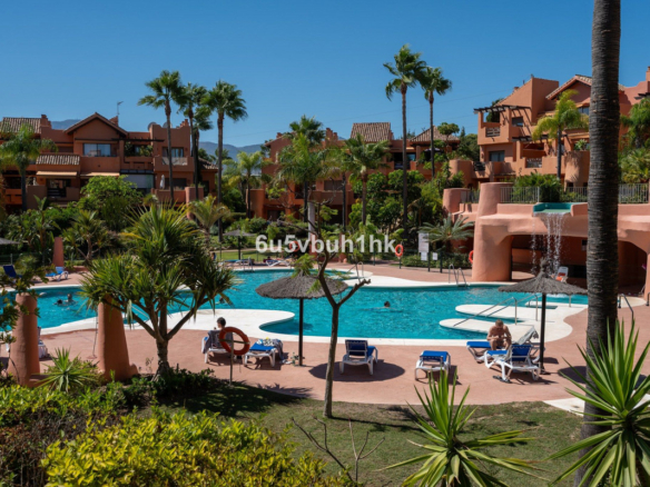 Apartment for sale in Estepona