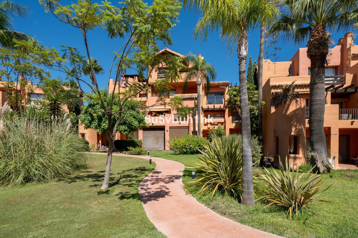 Apartment for sale in Estepona