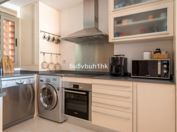 Apartment for sale in Estepona