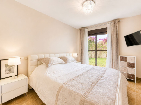 Apartment for sale in Estepona