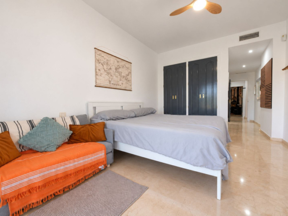 Apartment for sale in Estepona