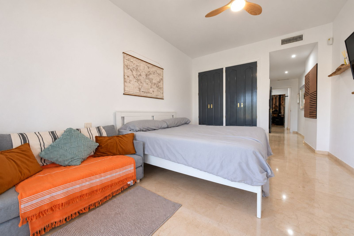 Apartment for sale in Estepona