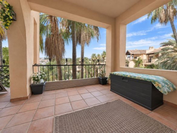 Apartment for sale in Estepona