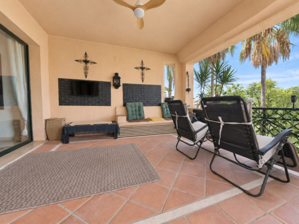 Apartment for sale in Estepona