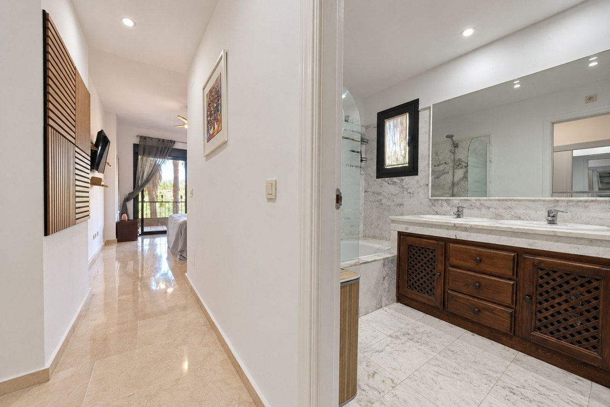 Apartment for sale in Estepona