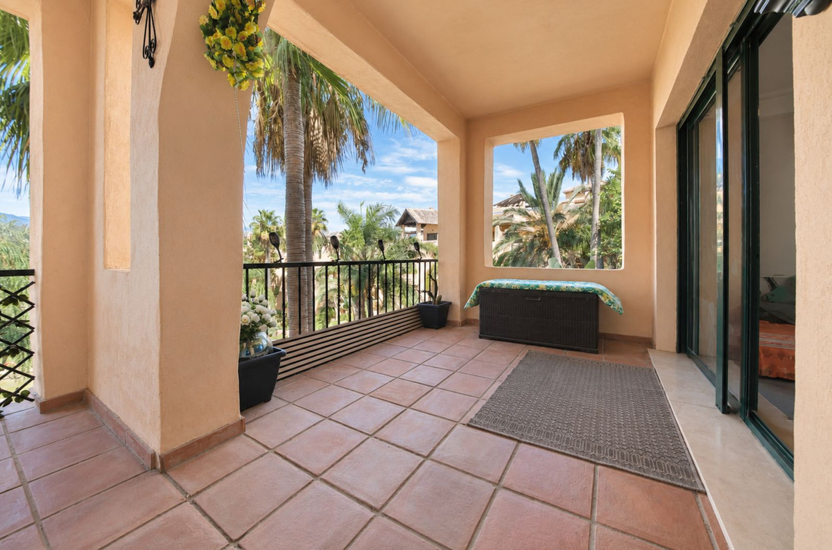 Apartment for sale in Estepona