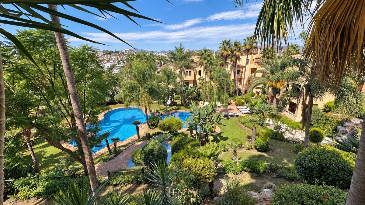 Apartment for sale in Estepona