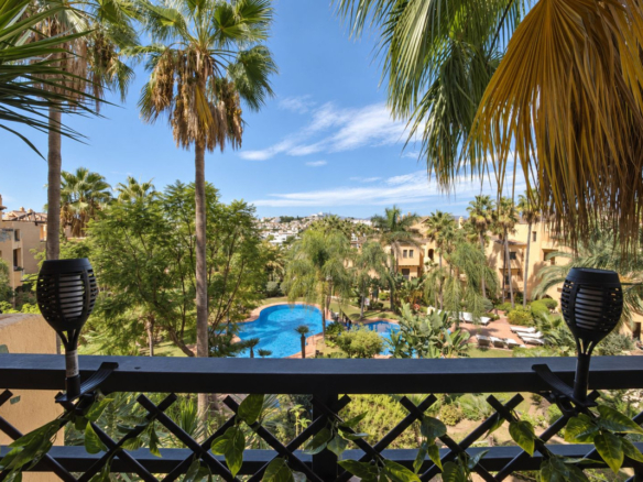 Apartment for sale in Estepona