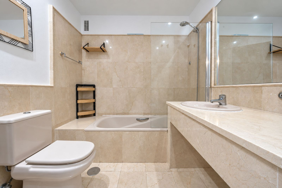 Apartment for sale in Estepona