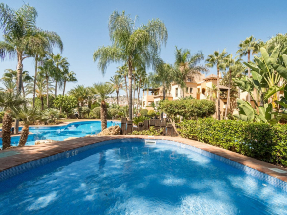 Apartment for sale in Estepona