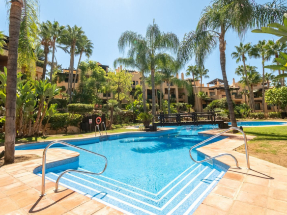 Apartment for sale in Estepona