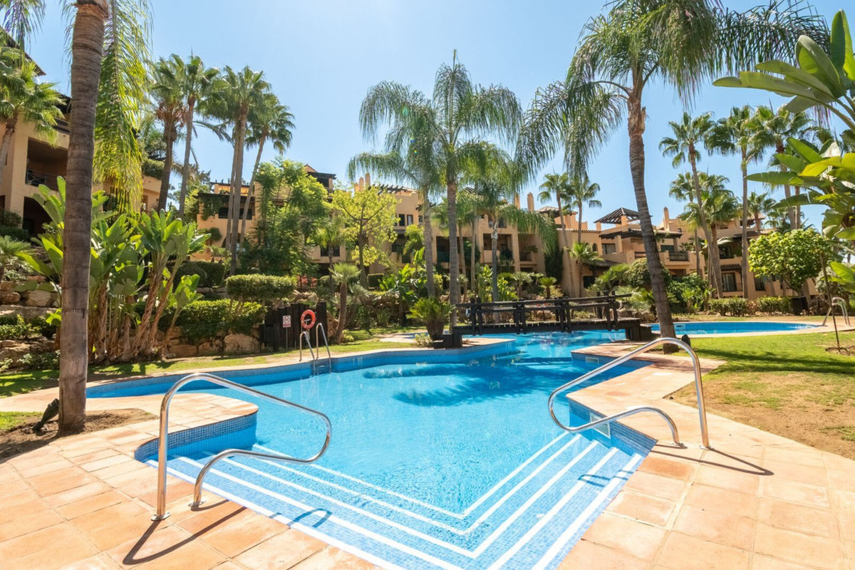 Apartment for sale in Estepona